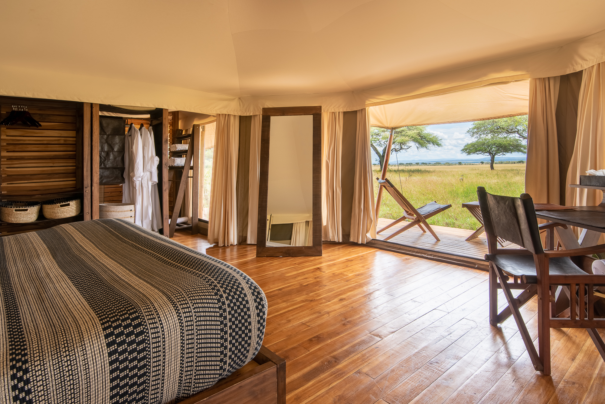 Image Credit: Kantabile Afrika Cherero Camp room with stunning views of the Serengeti