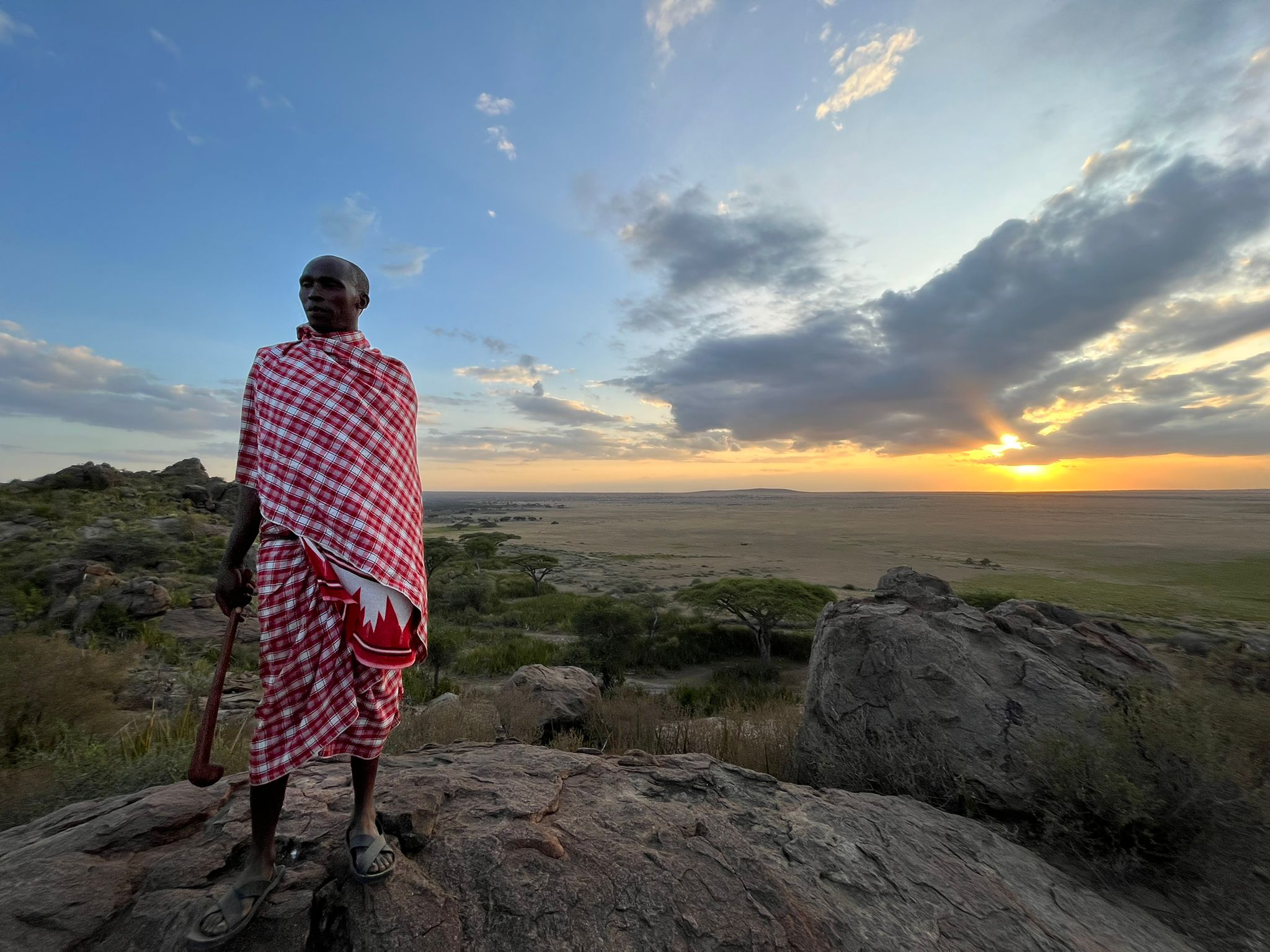 masai-serengeti-sarah-delforge Sunset walk with the Maasai in the Serengeti